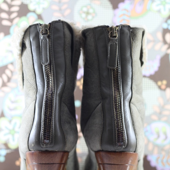 Shearling Boots. Wood Heel - Picture 10 of 16